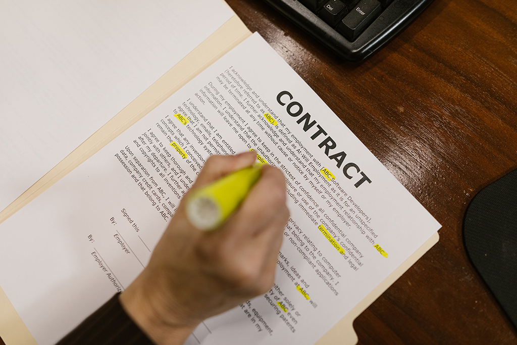 business contract highlighting